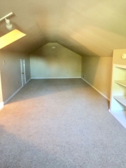 Charming Three Bedroom Home For Lease! Fabulous Neighborhood!