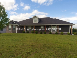 Beautiful 3 Bed 2 Bath Home for Rent In Van Buren - *MOVE IN SPECIAL*