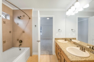 21211 Byerly Turk Dr - R15- Red Team