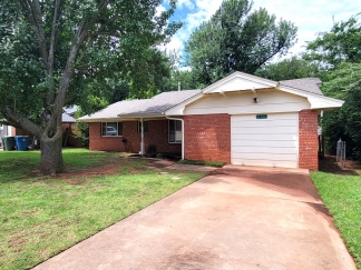 Coming Soon! 18-Month Lease Offer!! Ideal 3/2 in Edmond's Prime Location Near US77: A Perfect Blend of Charm and Convenience!