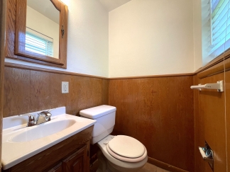 Coming Soon! 18-Month Lease Offer!! Ideal 3/2 in Edmond's Prime Location Near US77: A Perfect Blend of Charm and Convenience!