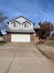 Beautiful Home in Belaire with Fenced Yard & Garage