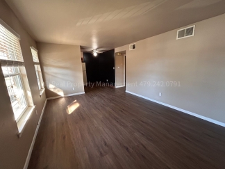 Coming soon! UPSTAIRS 2 BED 1 BATH APARTMENT!