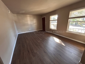 Coming soon! UPSTAIRS 2 BED 1 BATH APARTMENT!