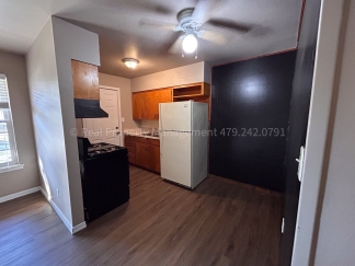 Coming soon! UPSTAIRS 2 BED 1 BATH APARTMENT!