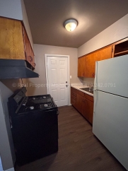 Coming soon! UPSTAIRS 2 BED 1 BATH APARTMENT!