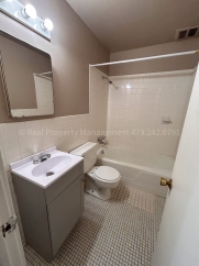 Coming soon! UPSTAIRS 2 BED 1 BATH APARTMENT!
