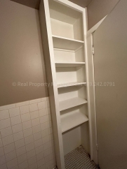 Coming soon! UPSTAIRS 2 BED 1 BATH APARTMENT!