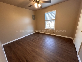 Coming soon! UPSTAIRS 2 BED 1 BATH APARTMENT!