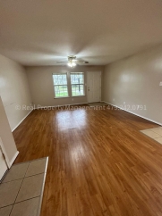 Cute House in Greenwood! 3 bed 1.5 bath 1 car garage