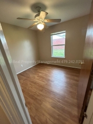 Cute House in Greenwood! 3 bed 1.5 bath 1 car garage