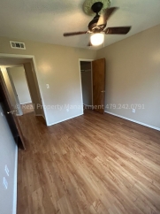 Cute House in Greenwood! 3 bed 1.5 bath 1 car garage
