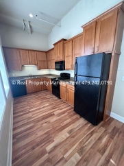 $950 MOVE-IN SPECIAL (does not include application or pet fee) - STUDIO APARTMENT