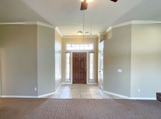 Absolutely Gorgeous Home in Moore with Spacious Open Layout!!!
