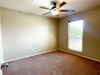 Absolutely Gorgeous Home in Moore with Spacious Open Layout!!!