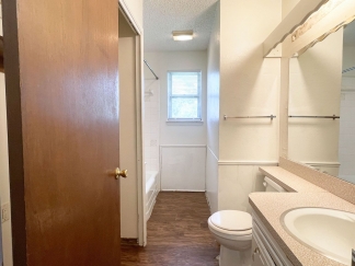 Coming Soon! 18-Month Lease Offer!! Live Minutes Away from Tinker Airforce Base: Beautiful 3 Bed 1.5 Bath Home for Your Convenience!