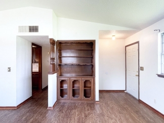 Coming Soon! 18-Month Lease Offer!! Live Minutes Away from Tinker Airforce Base: Beautiful 3 Bed 1.5 Bath Home for Your Convenience!