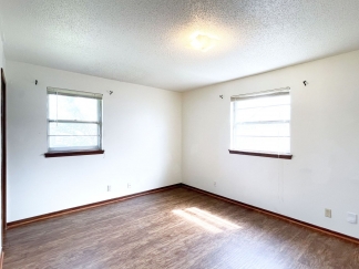 Coming Soon! 18-Month Lease Offer!! Live Minutes Away from Tinker Airforce Base: Beautiful 3 Bed 1.5 Bath Home for Your Convenience!