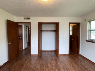 Coming Soon! 18-Month Lease Offer!! Live Minutes Away from Tinker Airforce Base: Beautiful 3 Bed 1.5 Bath Home for Your Convenience!