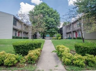 -2 BED/ 1.5 BATH Townhome For Lease! Apply Today!