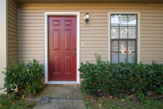 -2 BED/ 1.5 BATH Townhome For Lease! Apply Today!