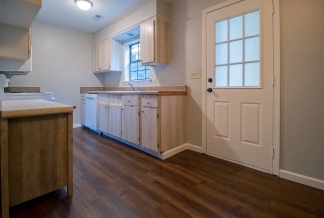 -2 BED/ 1.5 BATH Townhome For Lease! Apply Today!