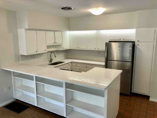 Retro 2-bed/2-bath Sarasota Home For Rent