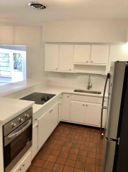 Retro 2-bed/2-bath Sarasota Home For Rent