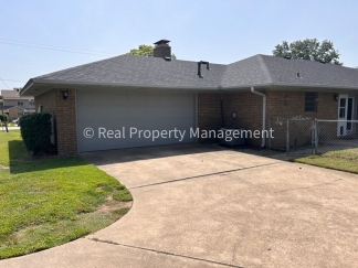 Available in January 2026 - 2 Bed 2 Bath 2 Car Garage Duplex 2320 S. 50th