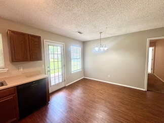 1296 Fieldstone – Modern Living with $300 OFF First Month’s Rent!