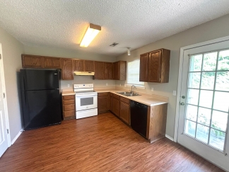 1296 Fieldstone – Modern Living with $300 OFF First Month’s Rent!