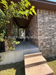 2 bed 2 full bath duplex ready now!