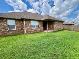 Spacious 4 Bedroom House Available for Rent! ASK ABOUT MOVE IN SPECIAL
