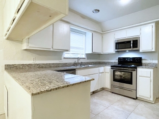 Coming Soon! 18-Month Lease Offer!!  Stunning 3 Bed, 2.5 Bath Townhouse with Modern Amenities and Convenient Location!