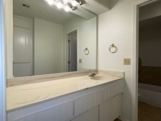 Coming Soon! 18-Month Lease Offer!!  Stunning 3 Bed, 2.5 Bath Townhouse with Modern Amenities and Convenient Location!