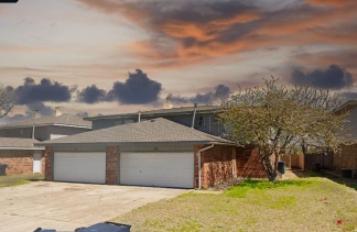 Coming Soon! 18-Month Lease Offer!!  Stunning 3 Bed, 2.5 Bath Townhouse with Modern Amenities and Convenient Location!