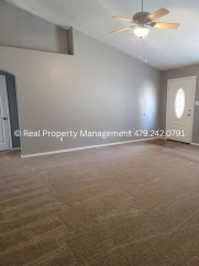 Beautiful 4 Br for Rent in Van Buren!! Coming in September!!