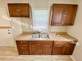 1/2 Months Free Rent on Beautifully Renovated 2 Bedroom