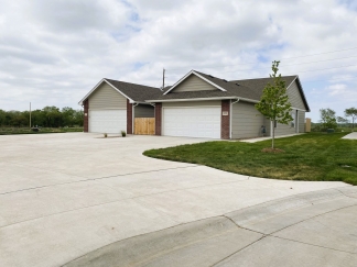 3 BEDROOM  2 BATH DUPLEX Belaire