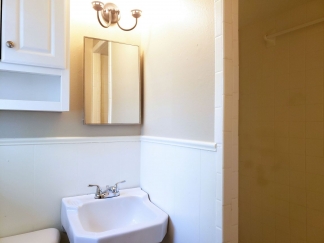 Live in Style Minutes Away from OU Campus: Your Dream Home Awaits! $250 off first month! -AVAILABLE NOW!