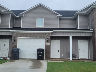 Beautiful 2 Bedroom/2.5 Bathroom Townhome in Alma!