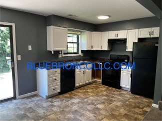 Great price for 2 bedroom townhome, spacious with large closets