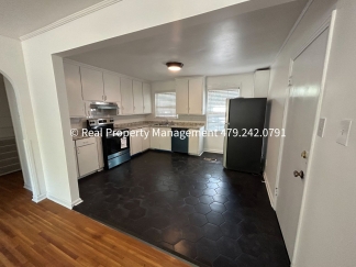 COMING IN JANUARY 2026 -  Bed 1 Bath HOUSE with fenced in yard!