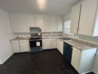 COMING IN JANUARY 2026 -  Bed 1 Bath HOUSE with fenced in yard!