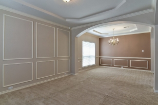 Large Mansfield High Home Centrally Located