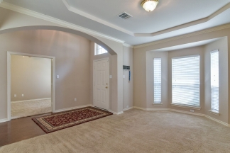 Large Mansfield High Home Centrally Located