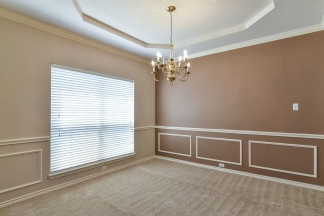 Large Mansfield High Home Centrally Located