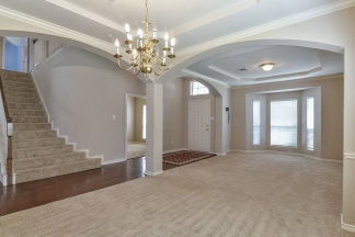 Large Mansfield High Home Centrally Located