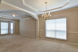Large Mansfield High Home Centrally Located