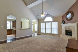 Large Mansfield High Home Centrally Located